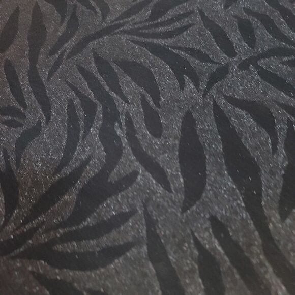 Chic black pencil skirt - leaf texture, size medium - Picture 3 of 7